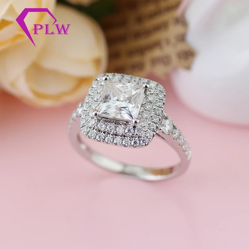 1,8 carat 6,5x6,5 mm Centre de coupe princesse Moissanite Deux anneaux de fiançailles halo en or blanc 18K 1