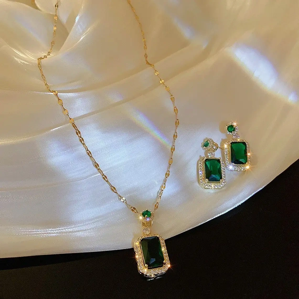 New Bridal Wedding 18k Gold Plated Lab Grown Emerald Green Jewelry Set With Moissanite Diamond 1