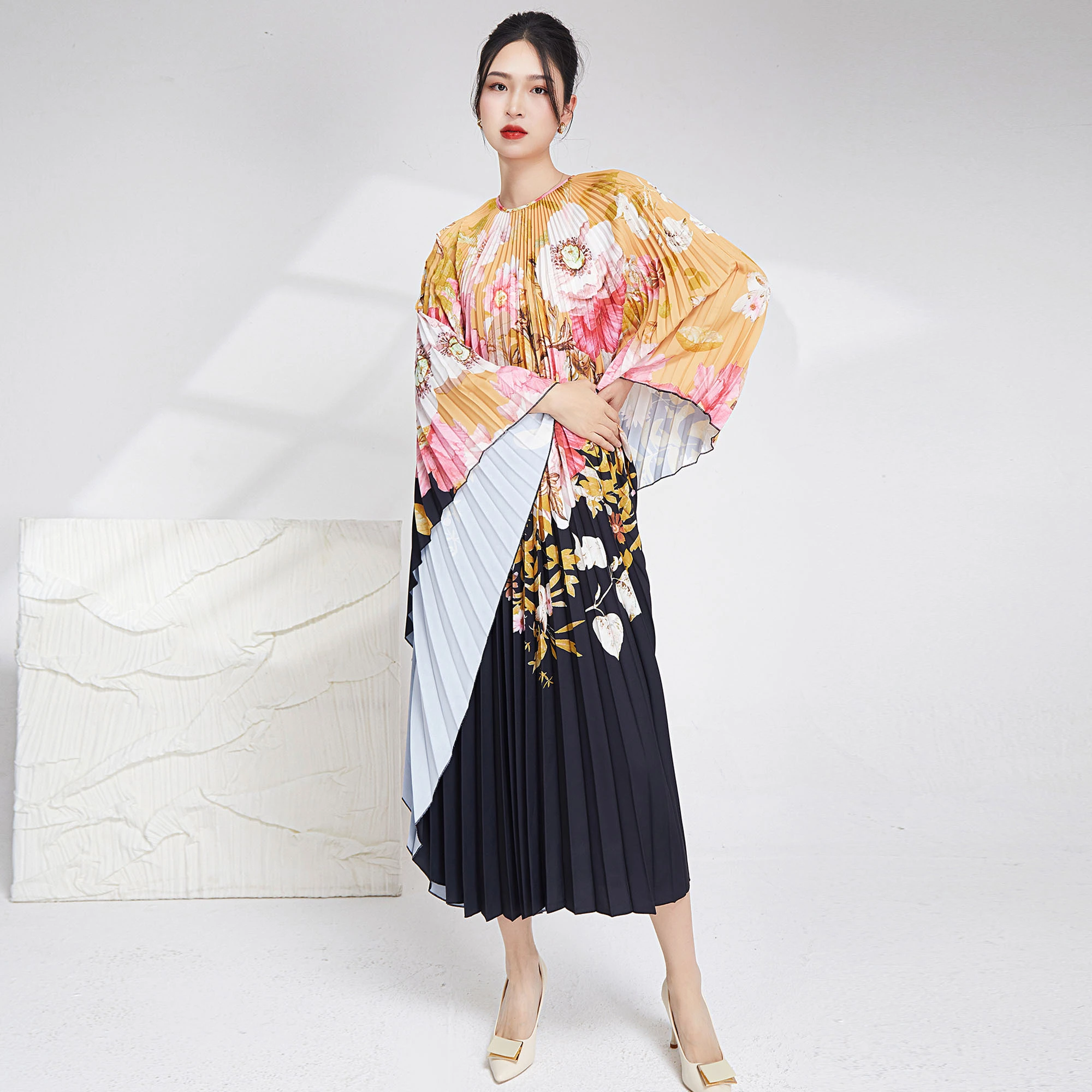 Vêtements plissés printemps/été 2024, nouvelle impression ample, grande taille, manches chauve-souris, vente en gros & robe d'approvisionnement pour femmes, tissu tissé de haute qualité, Style décontracté élégant 1