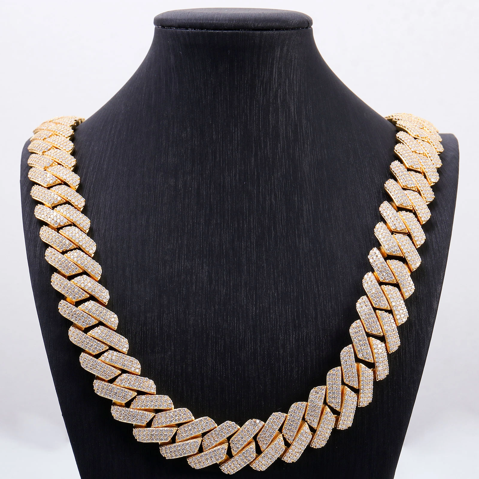 Luxury Moissanite Luxury 925 Silver Wholesale Moissanite Cuban Link Chain Hip Hop Fine Jewelry Necklaces Iced Out Chain 1