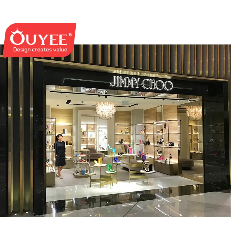 Espositore per scarpe da showroom, porta palloni da basket per negozio di scarpe. 1