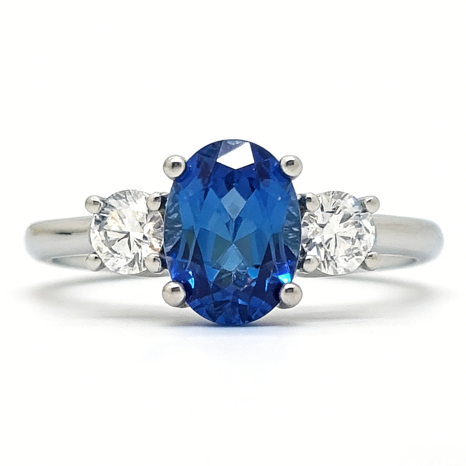 Anello di fidanzamento con promessa di matrimonio in oro bianco 18 carati, zaffiro blu ovale, diamanti naturali e simulanti di diamanti per donna 1