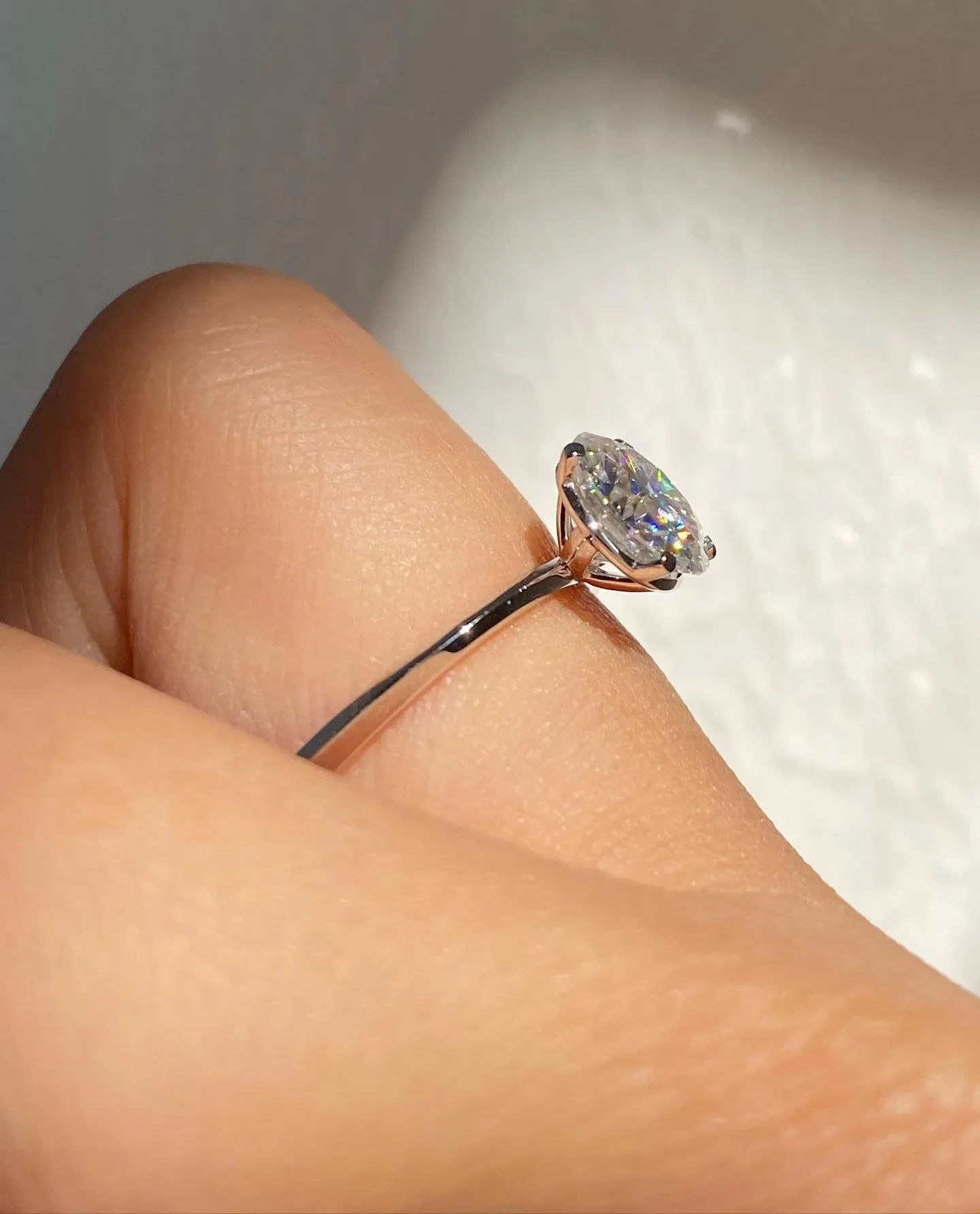 Personnalisé 10k / 14k / 18k or blanc or 2 carat def couleur vvs Moisanite Diamond Ring Ladies Engagement Ring 4 Prongs Style classique 1