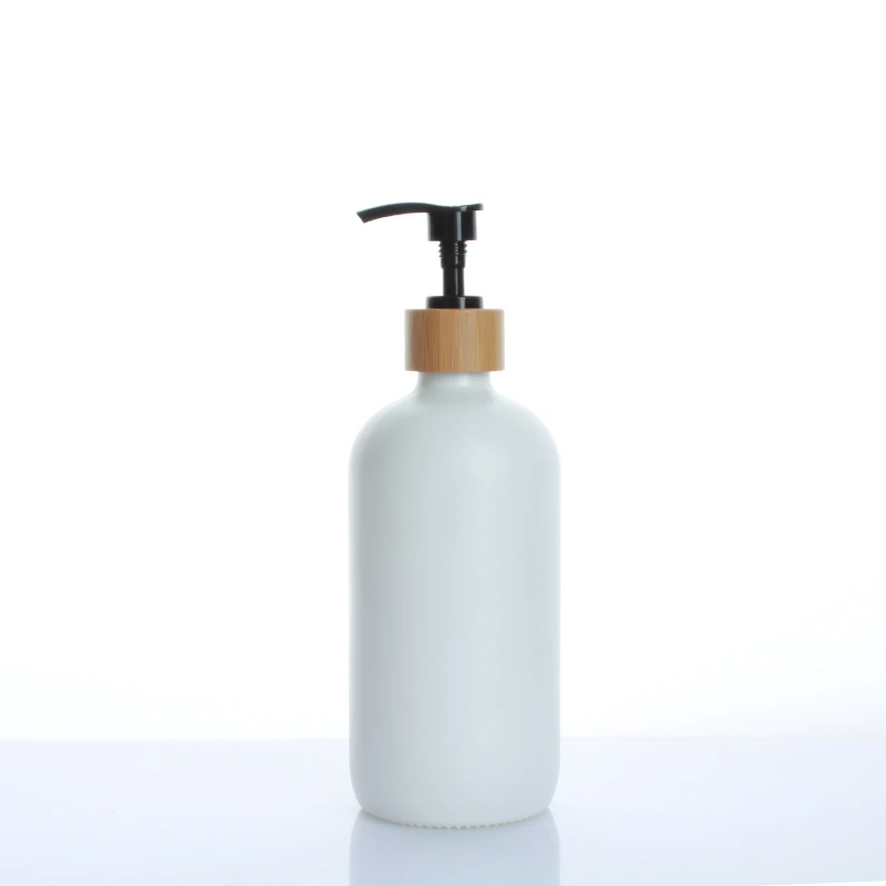 Gestalten Sie Ihre Hausbar individuell mit robusten Krügen aus bernsteinfarbenem Glas. 1