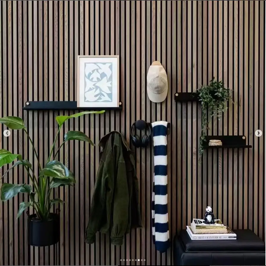 Akoestische houten lamellenpanelen van USA Warehouse voor container- en prefabwoningen, op maat gemaakt. 1