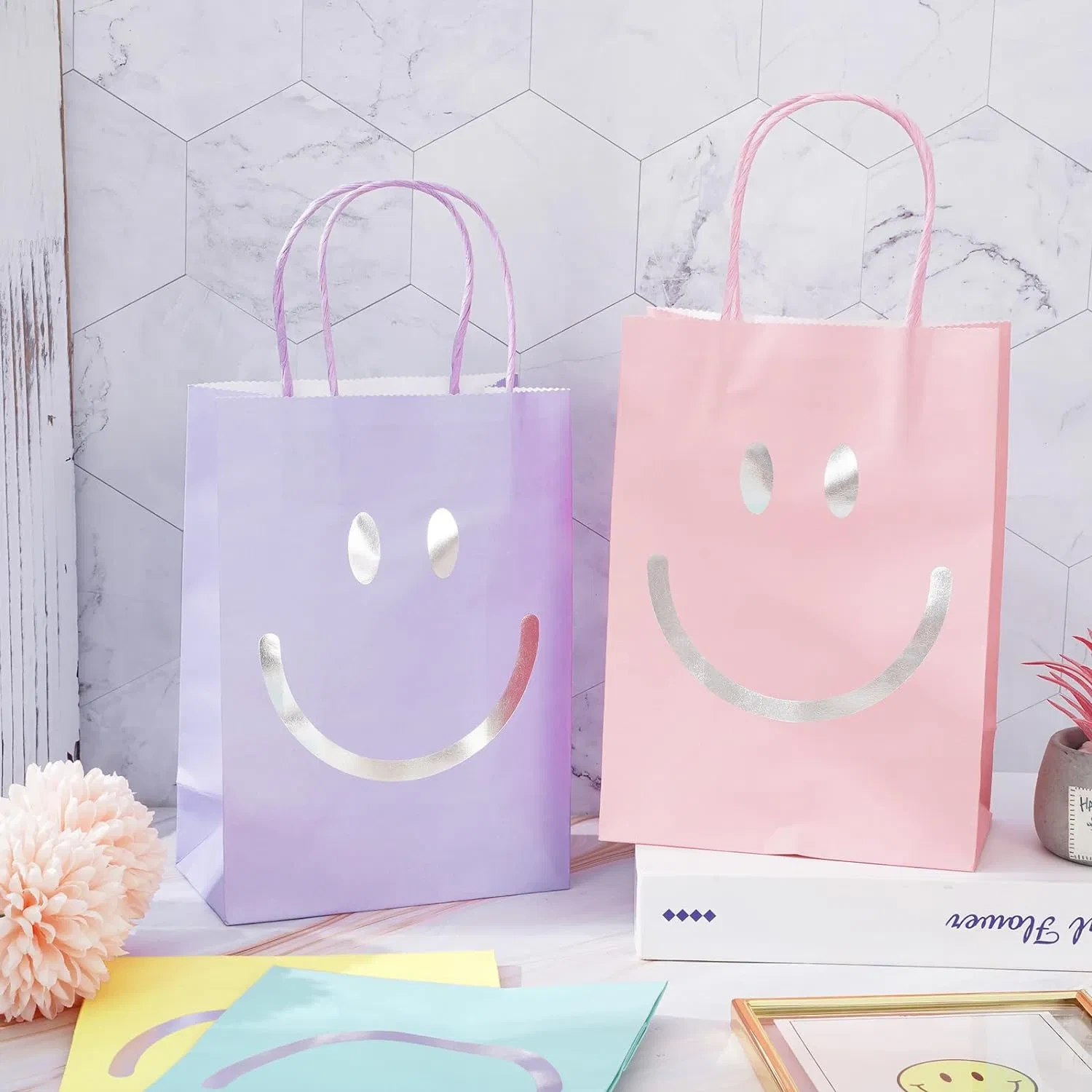 Manufacturer Customized Printing Gift Packaging Paper Bag 1