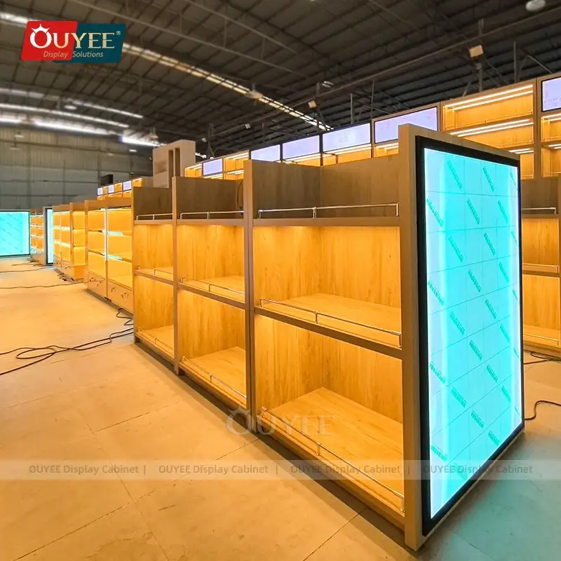 LED-Displays für den Duty-Free-Bereich in Holzschränken für Tabak- und Weingeschäfte 1