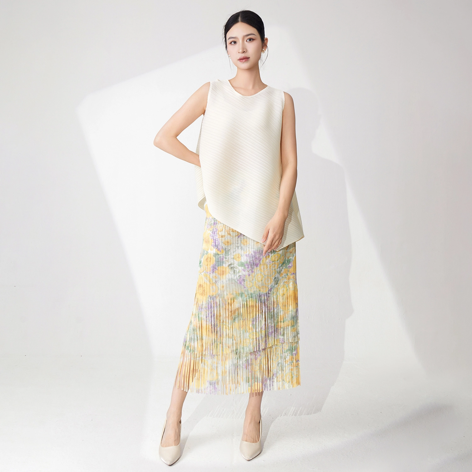Neuestes Design Frauen elegantes Set Casual Top und Fransenrock zweiteilige Set Stretch Free Größe Miyake Plissee Set 1