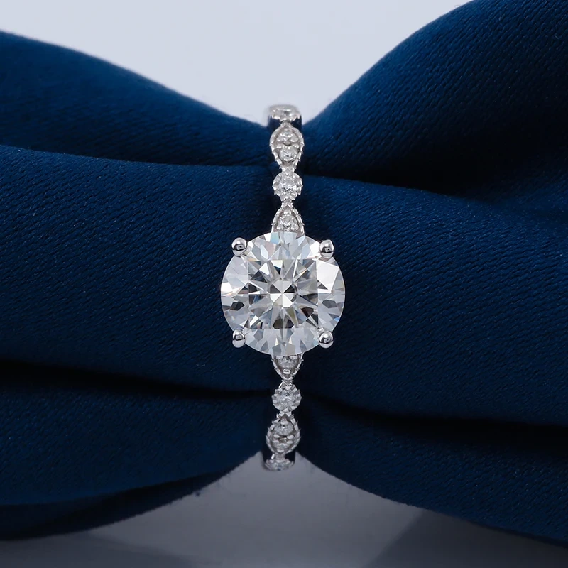 Classic Design White Color Round Moissanite 6.5mm 1CT Engagement Ring Women Jewelry 1