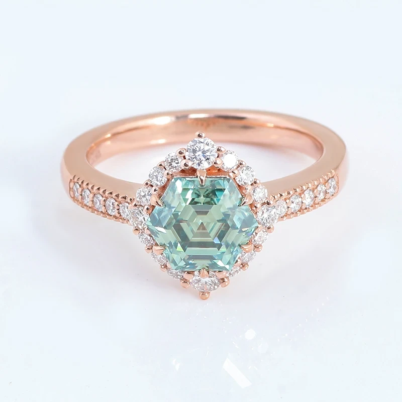 Milgrain rétro et bande pavée réglant la bague de fiançailles Moisanite bleu clair coupé avec halo 1
