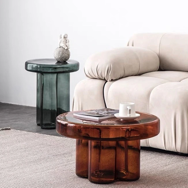 Mensa Vitrea Petalis Minimalistica, Mensa Lateralis Creativa in Conclavi Parva 1