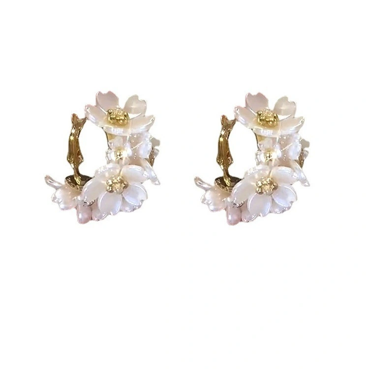 South Korea 925 Silver Band Acrylic Pearl Flower Women's Earrings Exquisite And Luxury Light Flower Earrings 1