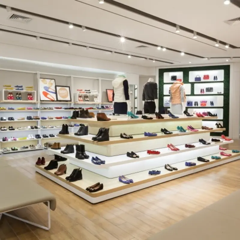 Schuhschrank aus Holz für die Warenauslage in Schuhgeschäften 1