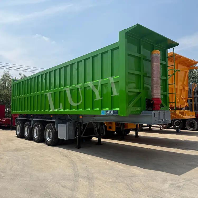 Camion-benne haute performance à 4 essieux 1