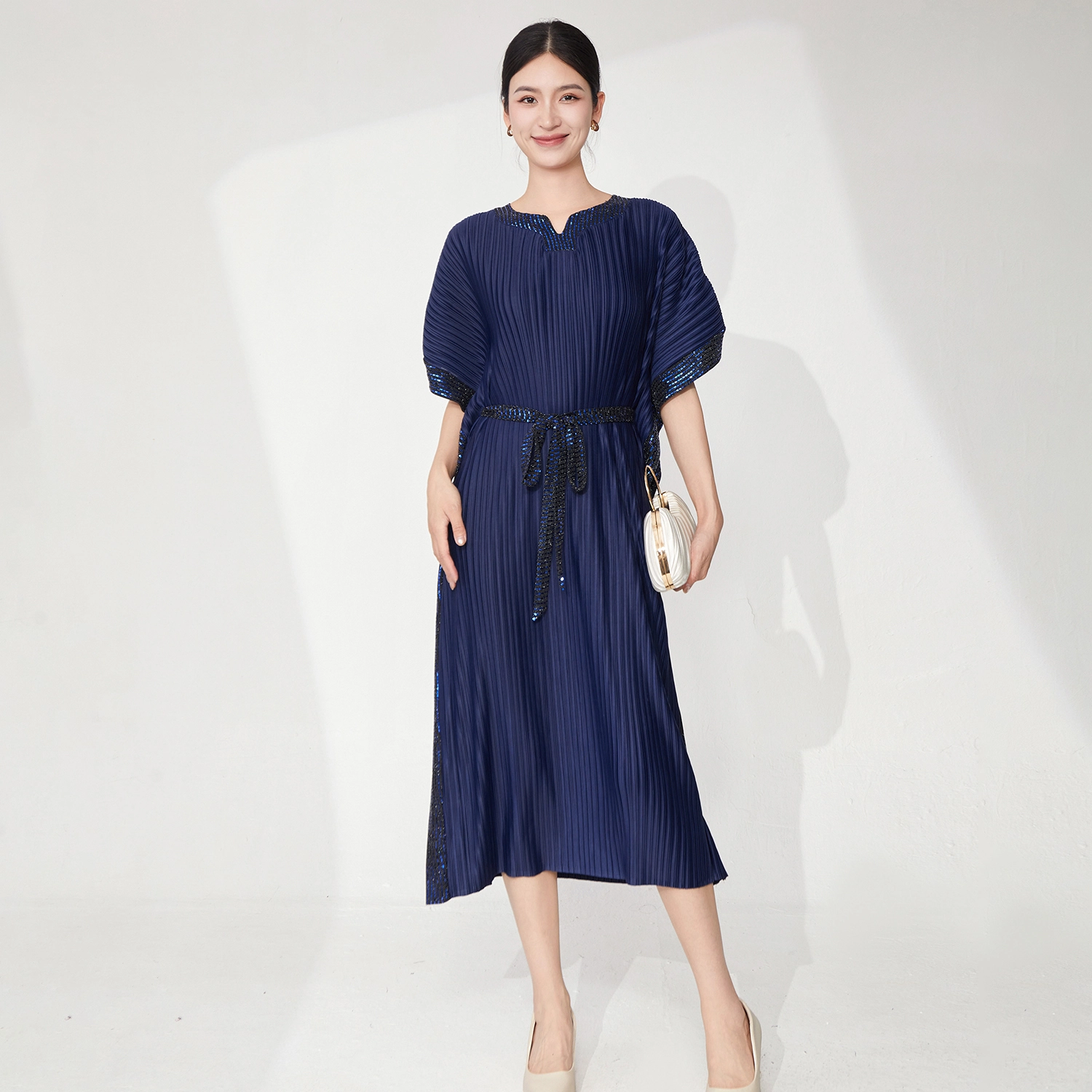 Miyake Plissee Kleid lose Fledermaushülsen großer Schnürhalter hochwertiges elegantes Kleid von Frauen 1