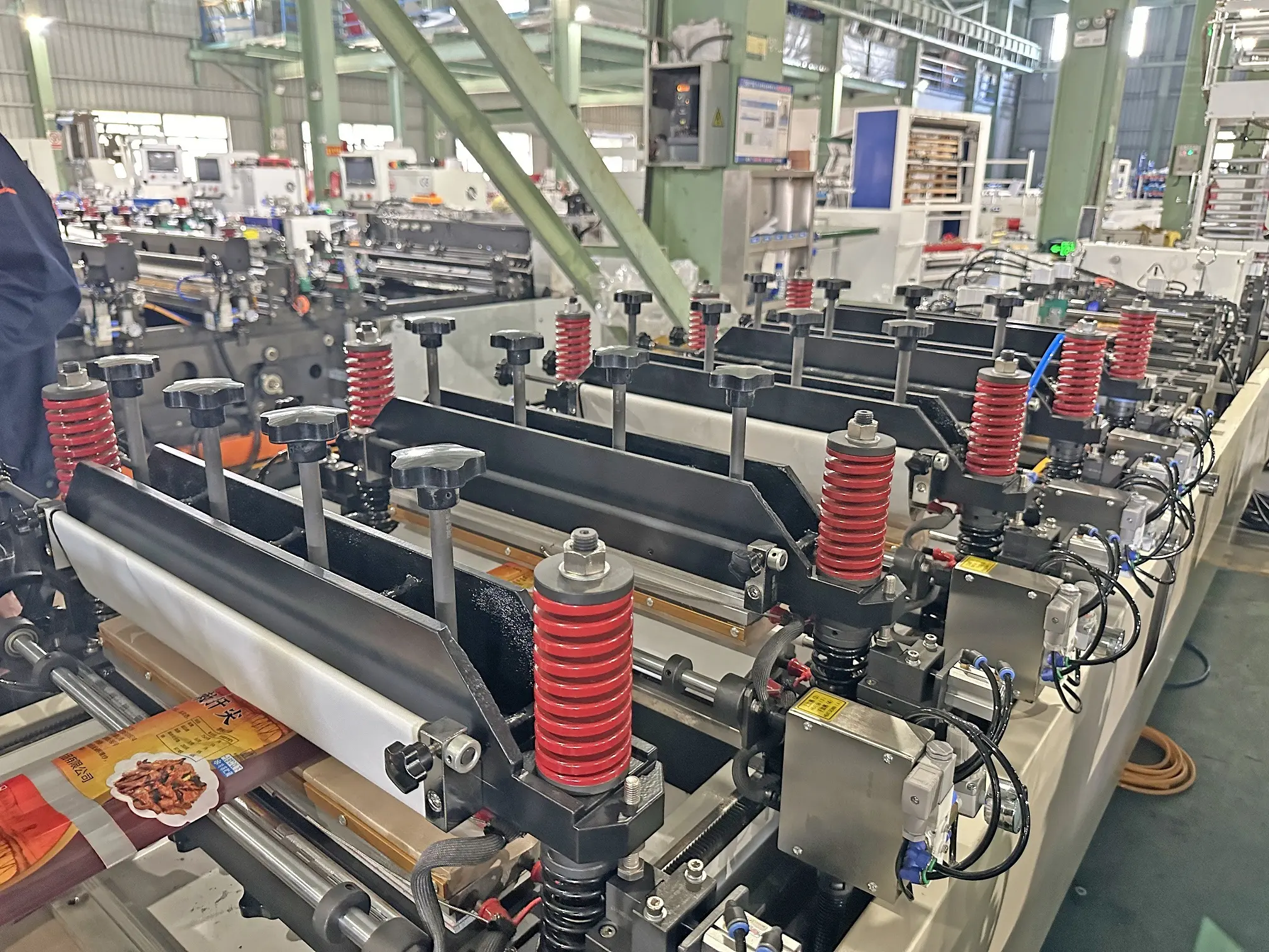 Silver Pouch Making Machine Products Wholesale - Chovyting Machinery 5