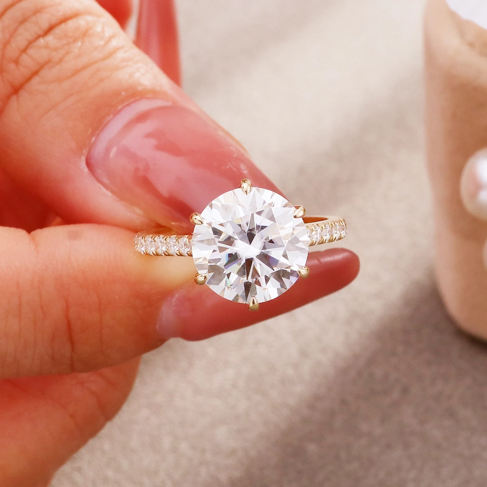Provence Customized Round Brilliant Shape Women's 10k 14k 18k Yellow Gold Moissanite Diamond Luxury Engagement Ring For Women 1