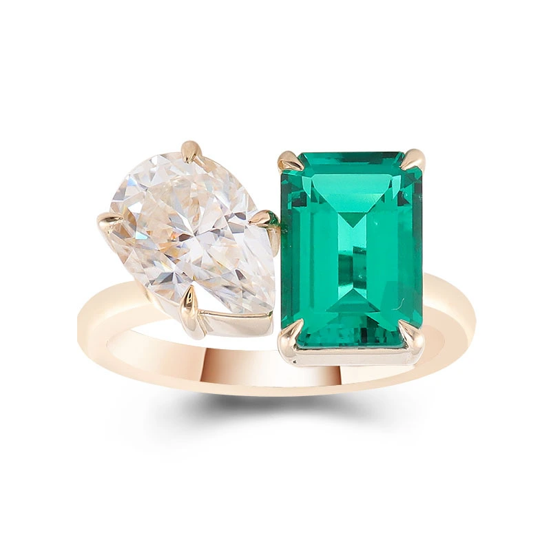 Emily Ratajkowski Celebrity Engagement Anneau Diamond Ring Proposition Moi et Toi Moissanite & LAB LAB EMERALD TWOTTONE 10K YELLAY GOLD 1