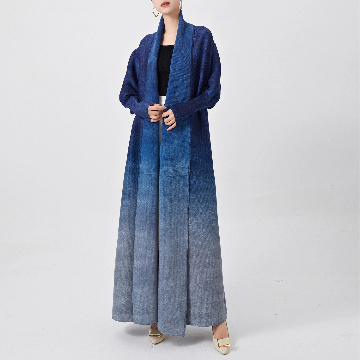 Plis Fabricant de vêtements en gros Trench-Coat pour femmes Robe plissée à la mode et élégante avec revers dégradé imprimé et manches chauve-souris 1