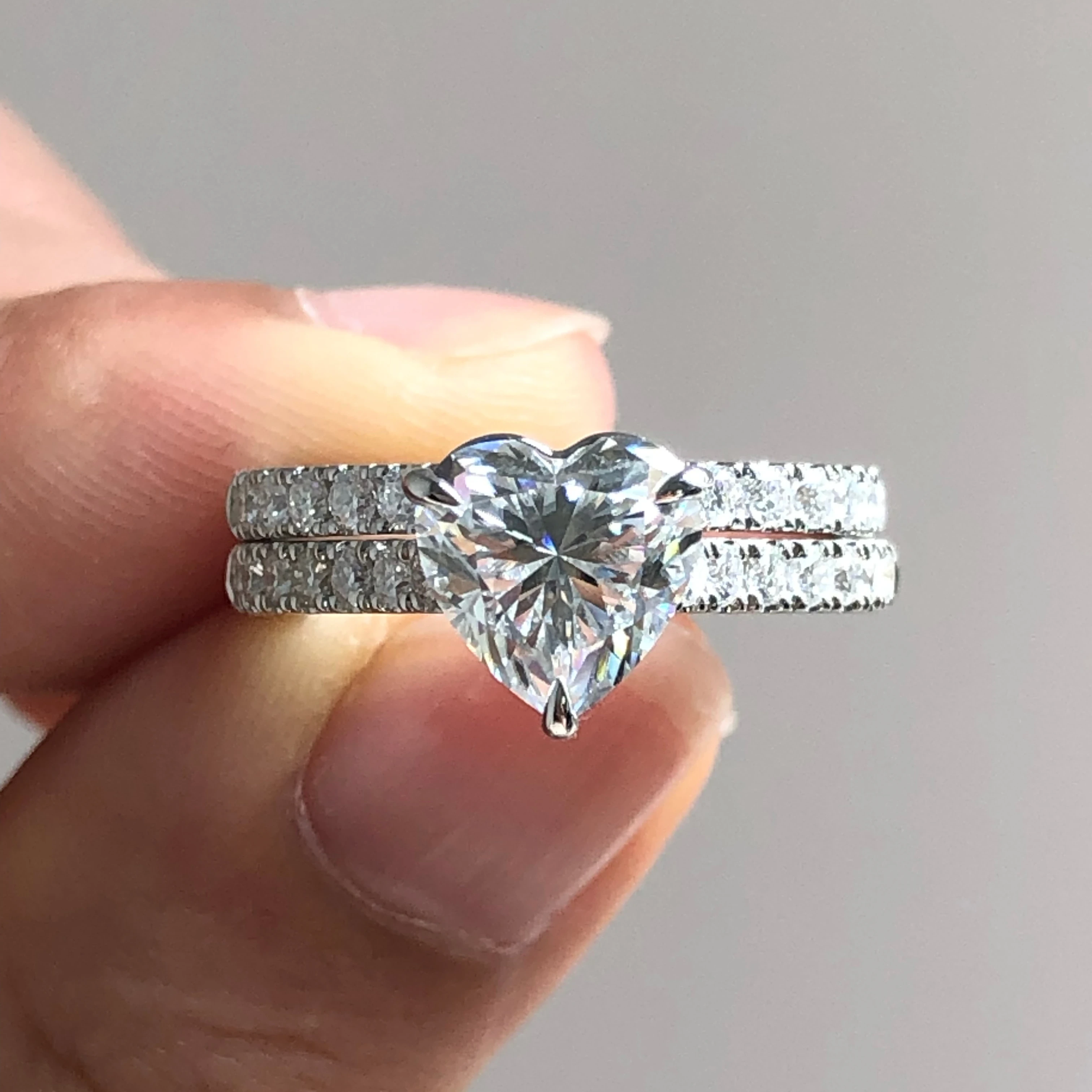Ensemble de mariage en diamants Stephanie, bague en moissanite taille cœur de 6,5 mm, assortie à un ensemble de bagues de mariage en diamants 1