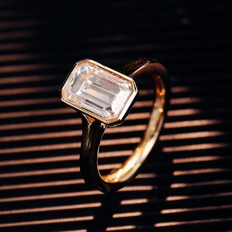 Provence Custom 18K Jaune Gold Colzel Réglage 9x6mm def Couleur de Dee émeraude Moisanite Diamond Maginage de mariage 1