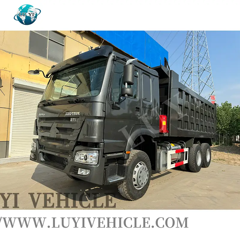 12-wheel Dump Truck 8x4 Stone And Sand Loading 1