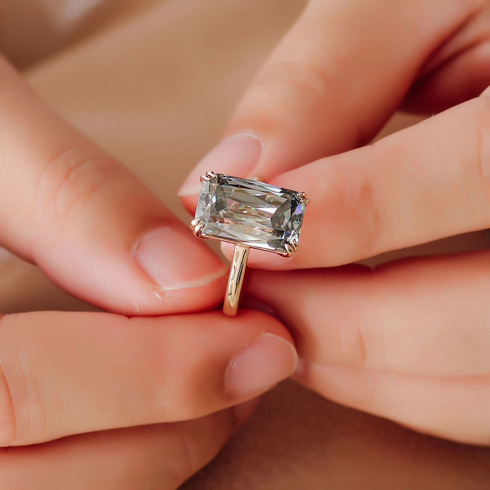 Real Gold Moissanite Solitaire Ring 8Ct Emerald Coup Grey Color Moisanite Diamond Engagement Angls de mariage Bijoux pour femmes hommes 1