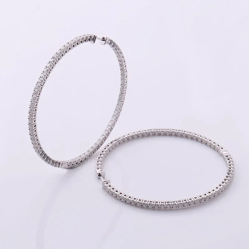 Boucles d'oreilles extraterrestres pour femmes 14k Boucles d'oreilles en or blanc en or blanc avec des bijoux en or fin de Moissanite Round Cut 2,4 mm 1