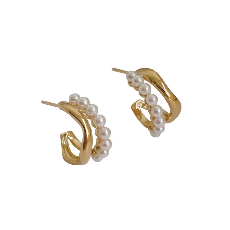 Wholesale Irregular C-shaped Pearl Earrings Exaggerated Circle Metal Fashionable Earrings For Women 1