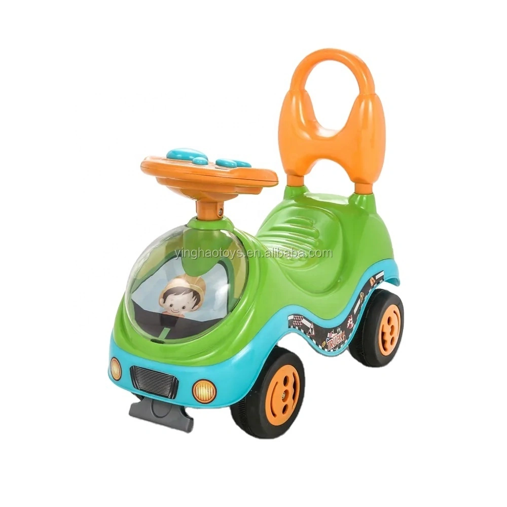 Girello per bambini all'aperto economico in plastica per bambini che cavalcano su un'auto giocattolo a spinta e a pedali con musica 1