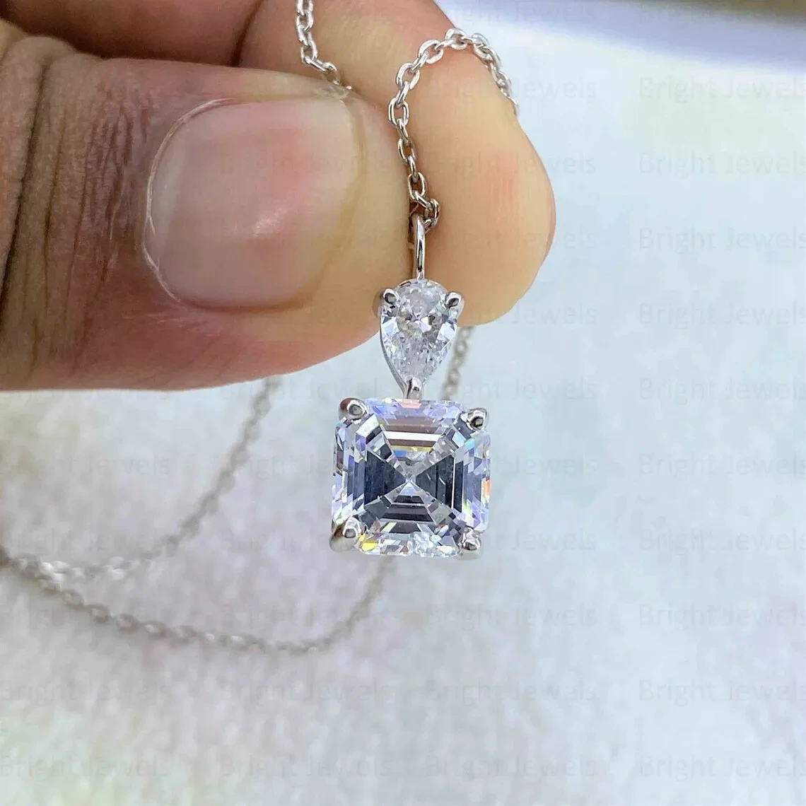10k d'or blanc 2ct d Color Asscher coupé Collier de pendentif diamant Moisanite 1