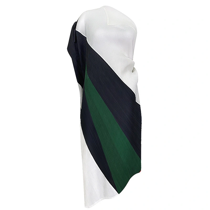 2023 Été European et American Fashion Week Original Design Fashionable Couleur Contrast Splice plissée Robe de femmes irrégulières 1