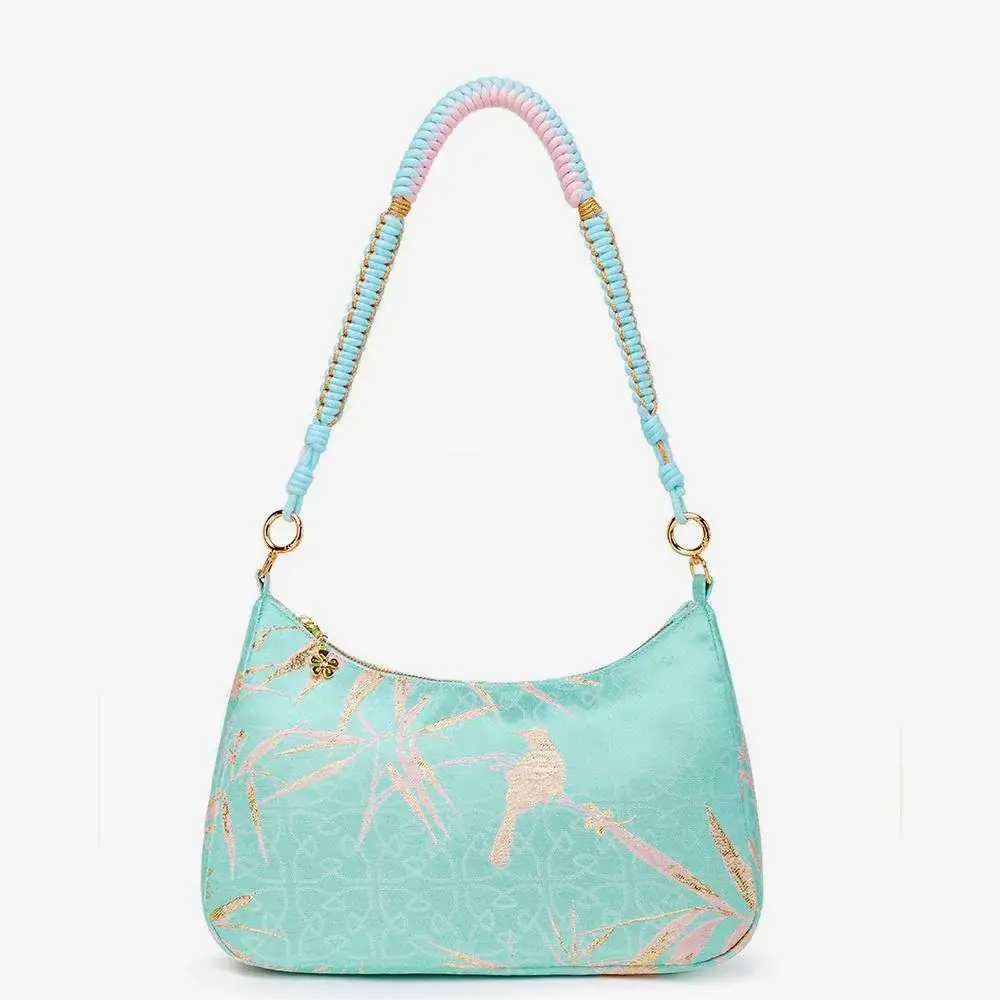 Top 5 Must-Have Women's Shoulder Bags for the Fall 1