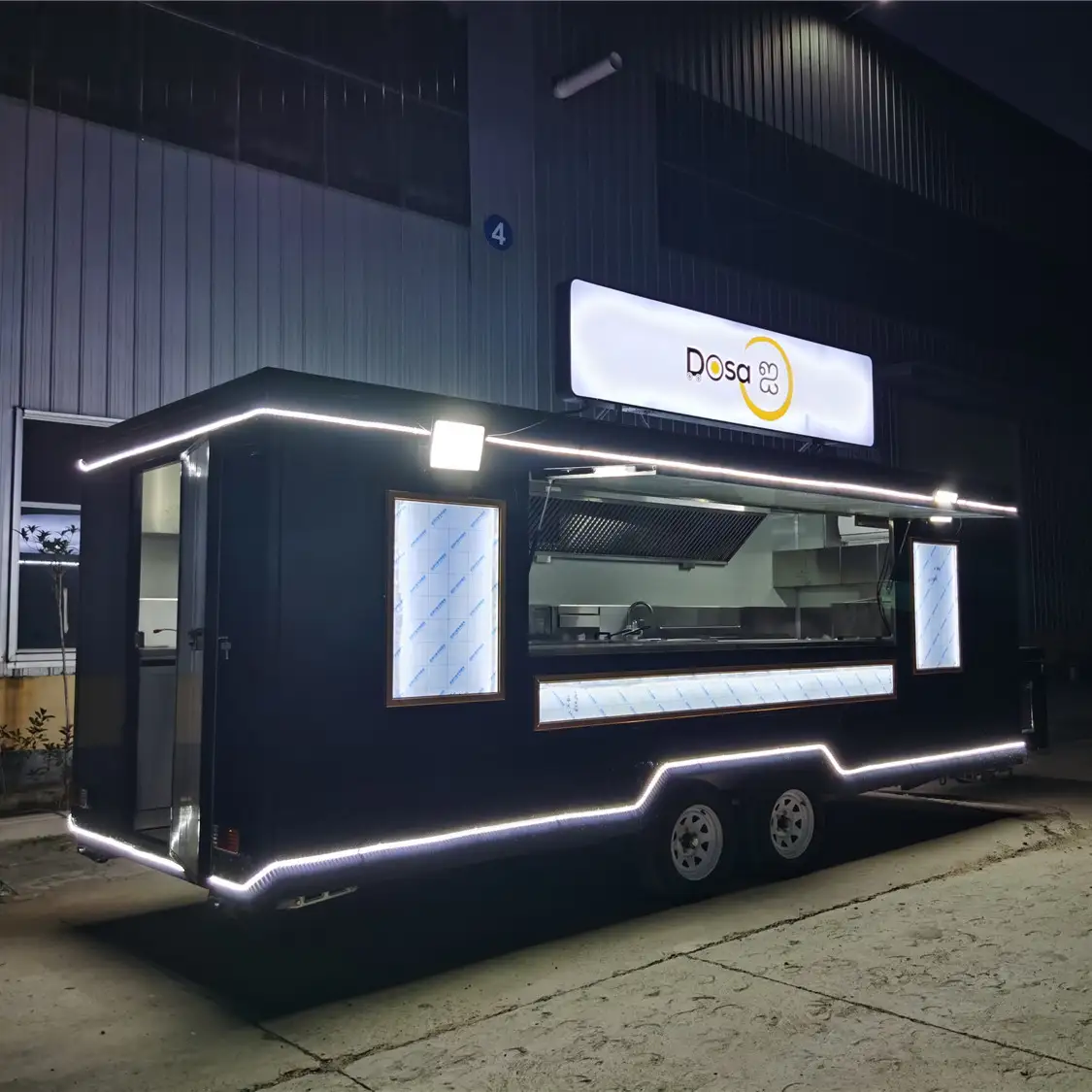 Fully Equipped Food Truck For Vending On Street Customized Food Concession Trailers For Sale 1
