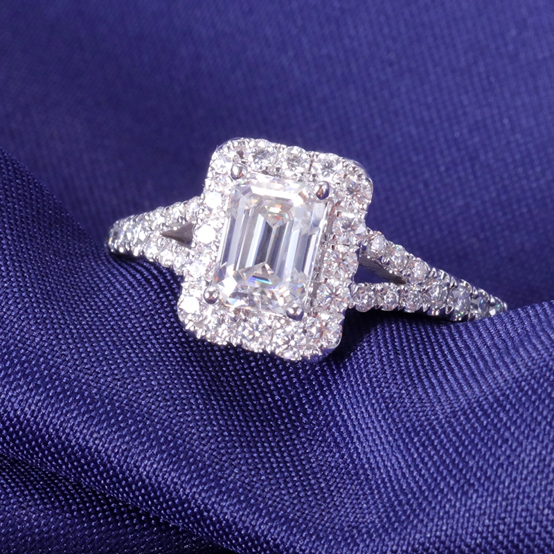 10k blanc or 5x7mm def Couleur def pour toujours brillante émeraude coupé halo Moisanite Halo avec mêlée Moissanite pavée sur un groupe 1