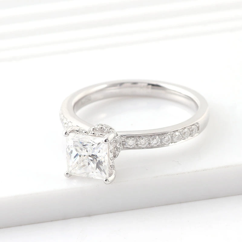 Vente chaude Femmes Moisanite 2CT Princesse Cut Def Color Diamond 14CT Anneau de mariage Gold Anneau de mariage 1
