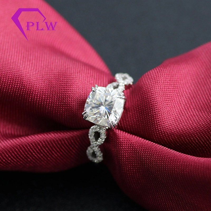 Provence Gem Twisted Paved Band 4 Prongs Ring Moisanite Ring 6,5 mm Coup de coussin D Couleur 1
