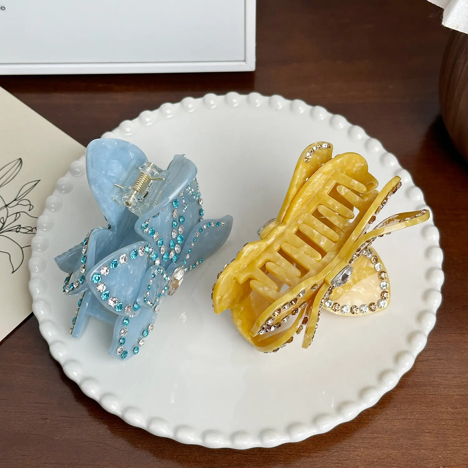 Plastic Hair Combs Picture Shows by Dowell 3