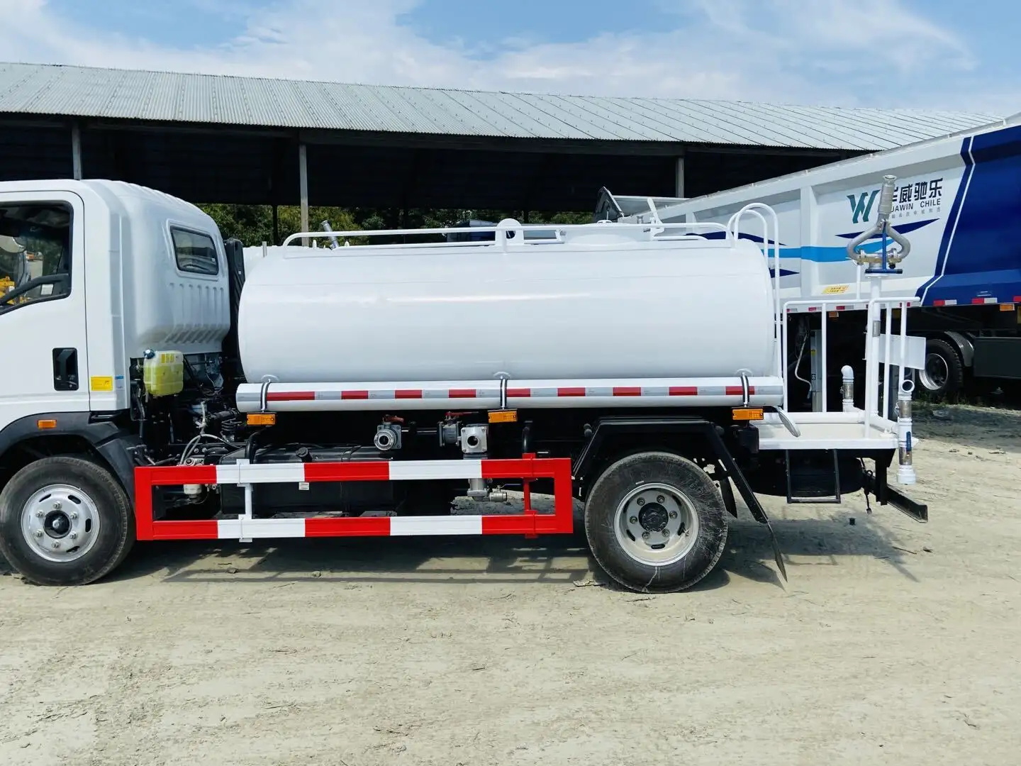Diesel Tanker Truck for Sale Sinotruk by KDZG Trailer Truck 6