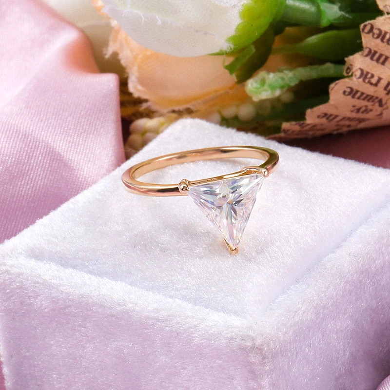 Prix ​​le plus bas en vente en gros 3 carats ct Moisanite Triangle Stone Ring 10k Gol 1