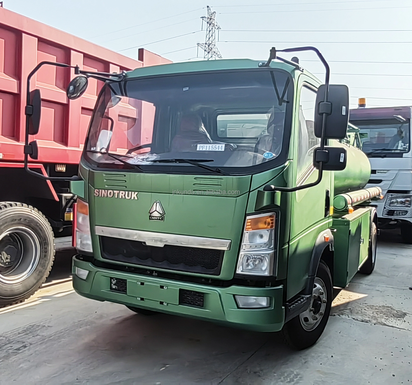 Camion-citerne léger 4x2 Sinotruk Howo neuf, diesel, direction à gauche, disponible à la vente 1