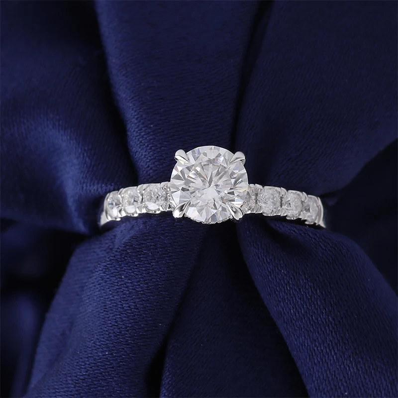 Vente chaude 14K Bague en or blanc rond Cut Moissanite Engagement Anneau de fiançailles 1