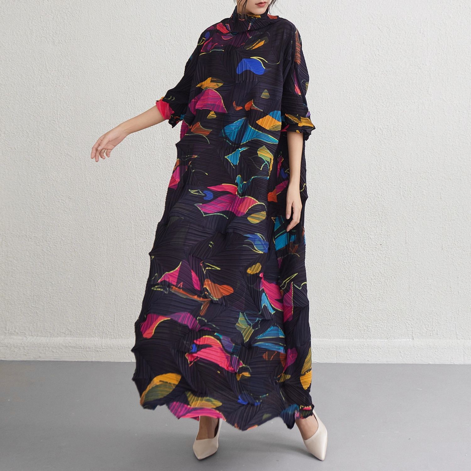 Faltenbekleidungshersteller 2024 Neue Plus-Size-Kleider Farbverlauf Damen Miyake-Faltenkleider Drucken Gürtel Taille Lose lässige Plissee-Kleider 1