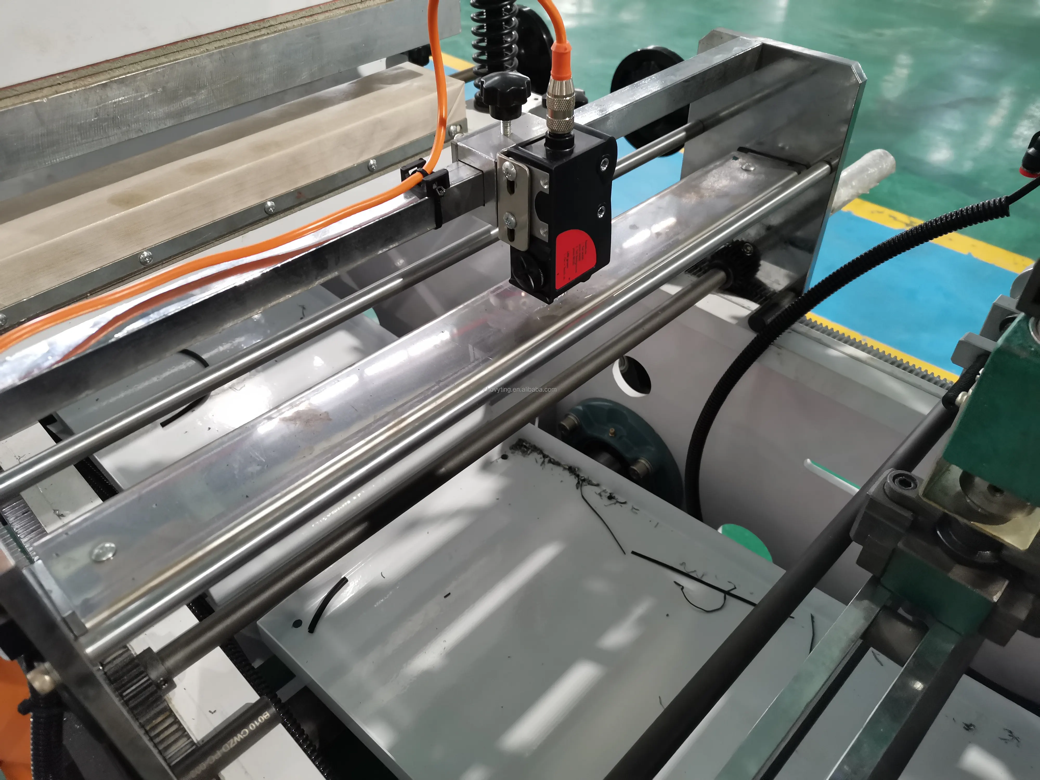 Zipper Pouch Making Machine by Chovyting Machinery 7