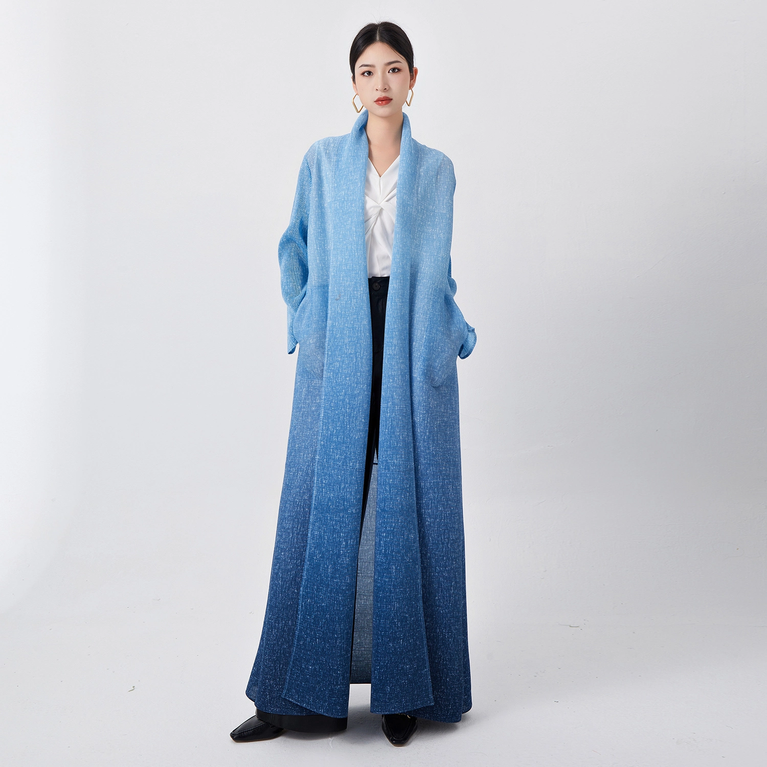 Pleats Clothing  Miyake 2024 New Design Supplier Women's Pleated Lapel Long Sleeve Gradient Robe Custom Laid-back Elegant Dubai Style Abaya 1