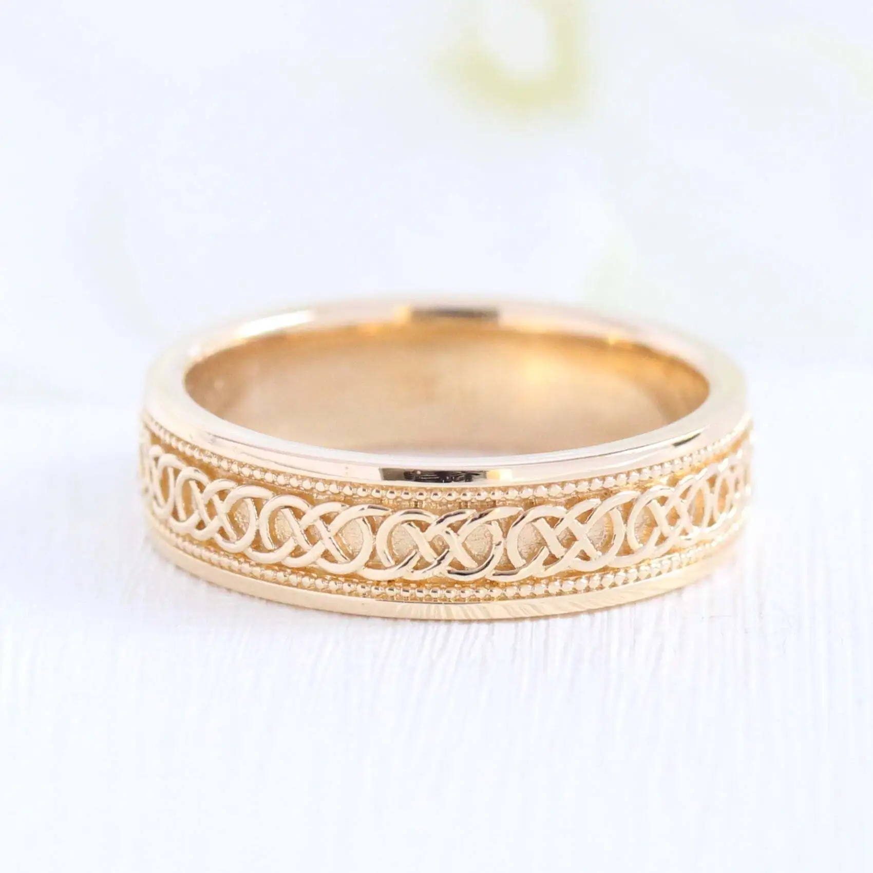 Anneau d'hommes de mode en jaune 10k Real Gold Eternity Celtic Knot Ring 6 mm dans une bande de mariage pour hommes en or massif 1