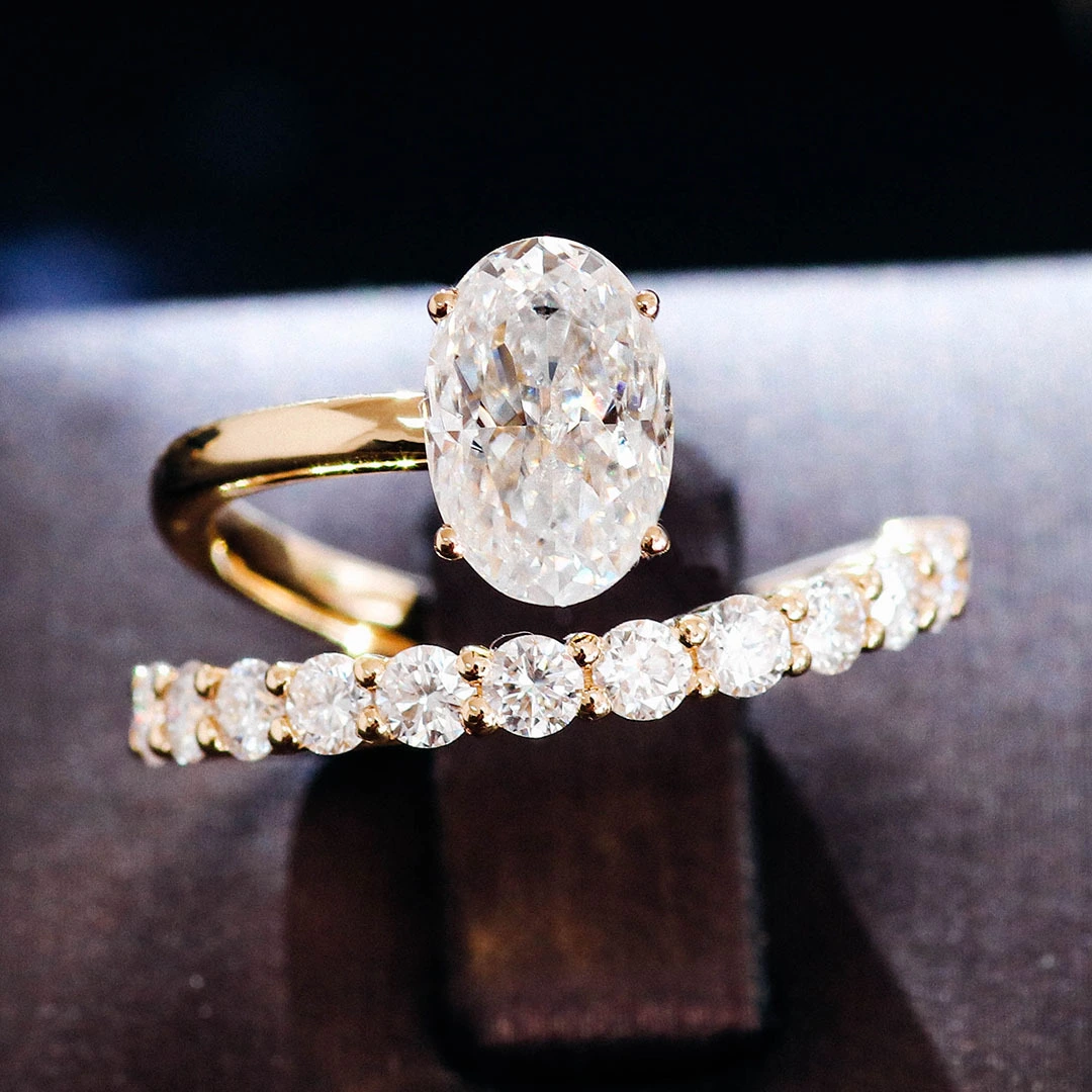 Mariage en gros 2ct ovale VVS Moisanite Diamond Engagement Men's Classic Moisanite 10k / 14k / 18k Anneaux d'or pour femme 1