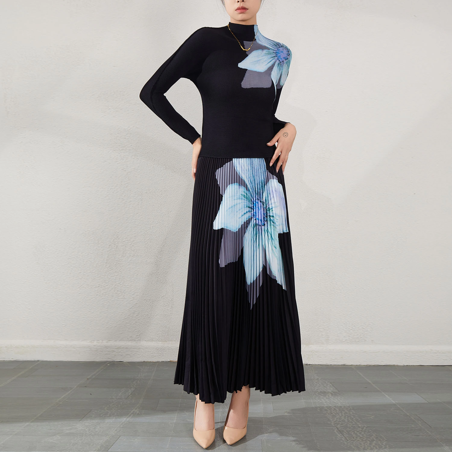 Wholesale Selection: Stylish and Versatile Pleated Skirt Suit, Ample Stock Available  Hot Selling Middle Eastern  Pleated  Set Long-sleeve Top And Long Pleated Skirt Two-piece Outfit Woven 1