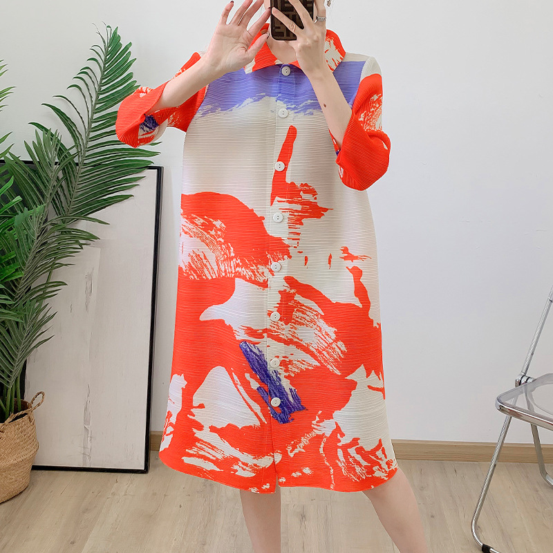 OEM<000000>ODM Miyake Fabrik Direktverkauf 2025 Frühjahr und Sommer Neue Plissee Fashion Print Strickjacke Revers Kleid Frauen Casual Dress 10