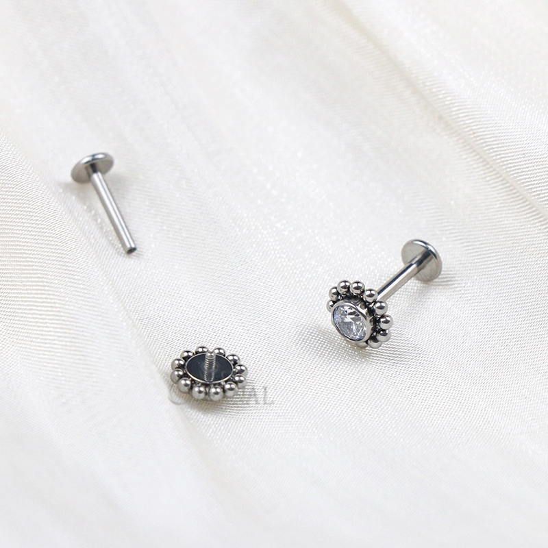 Eternal Internally Threaded 16g Cluster Titanium Labret Piercingjewelry 1